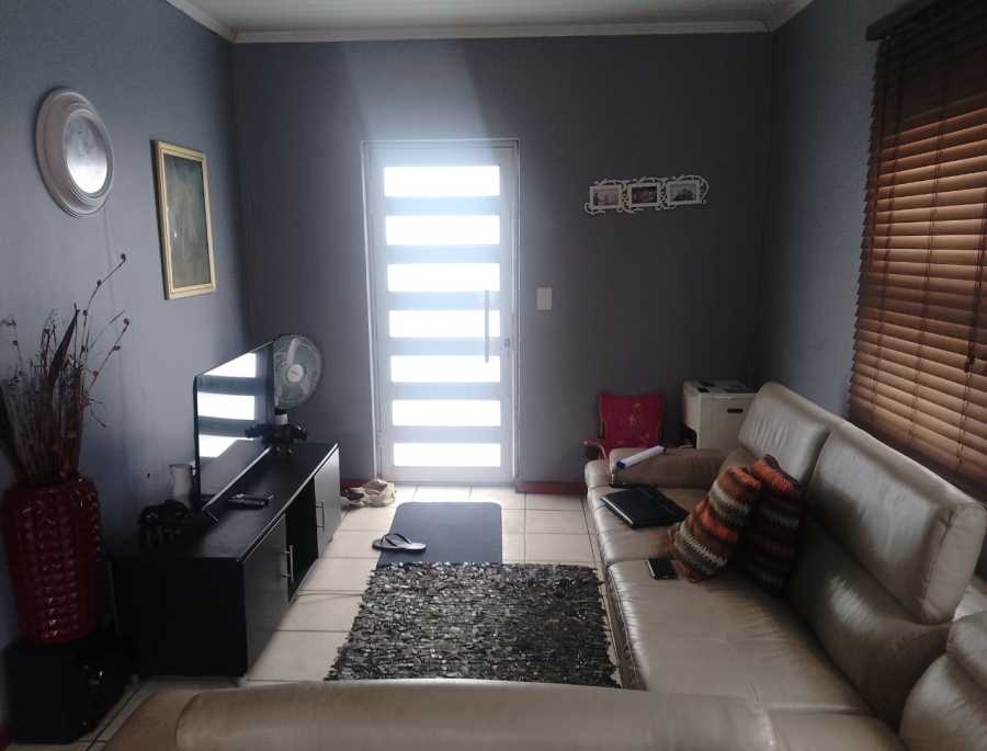 2 Bedroom Property for Sale in New Woodlands Western Cape